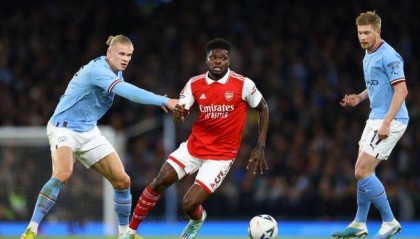 足球比分-阿森纳“腰伤”复发，6000万镑报价托马斯替身被拒！